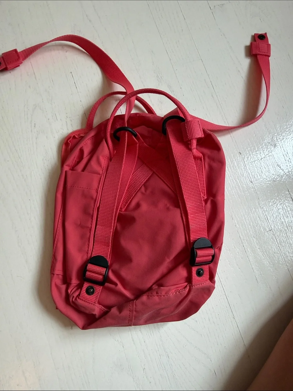 Fjallraven Kanken Mini Backpack in Bright Pink